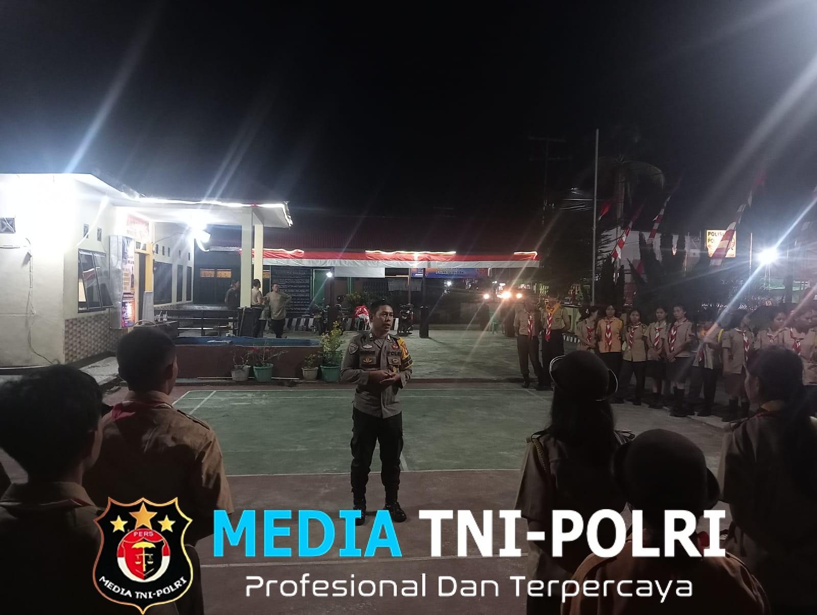 Bhabinkamtibmas Polsek Mempawah Hulu sampaikan Himbauan Kepada Anggota Pramuka Gugus Depan Landak 02.005