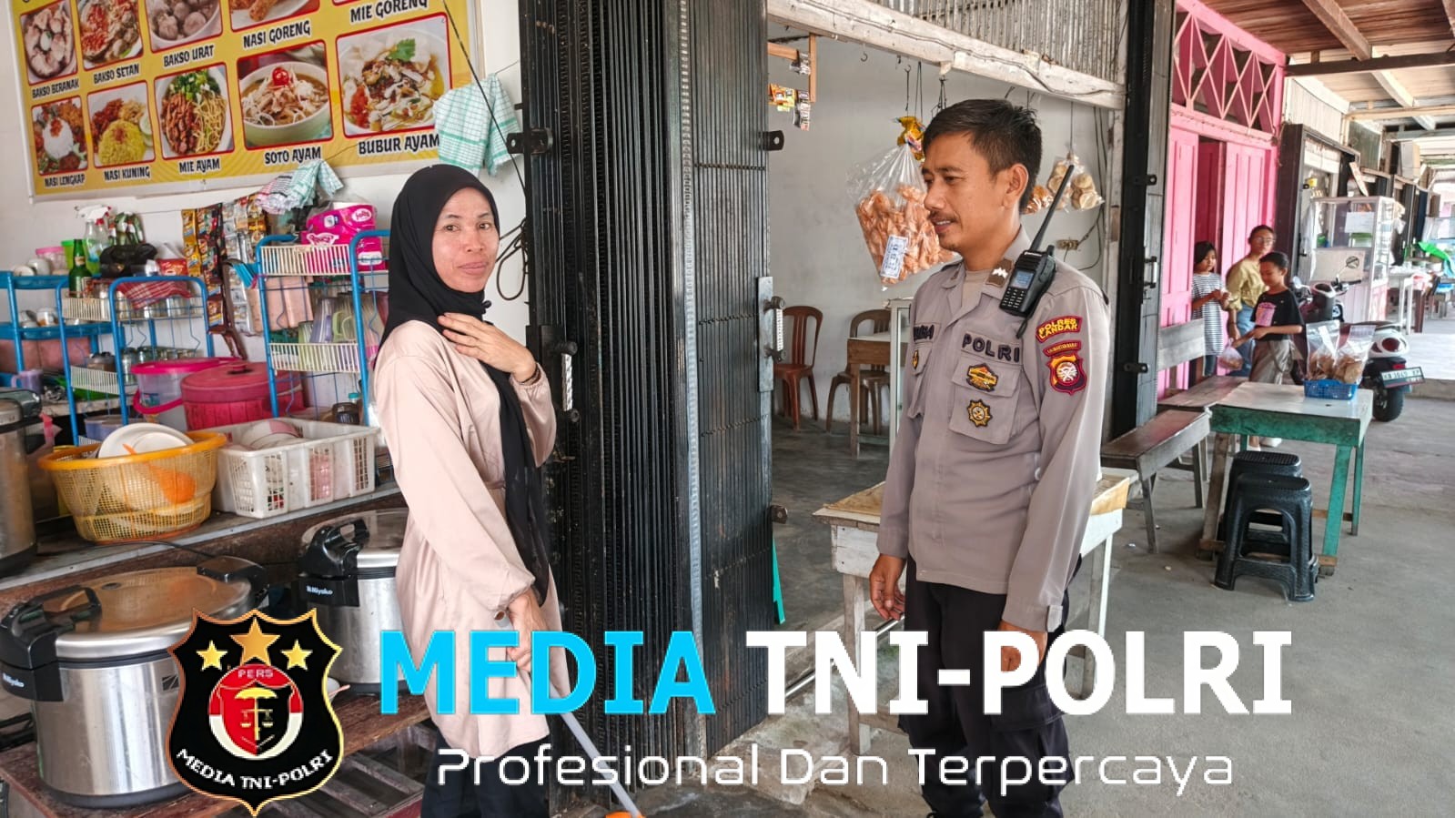 Patroli Siang, Polisi Sambangi Warga dan Warung untuk Jaga Kamtibmas