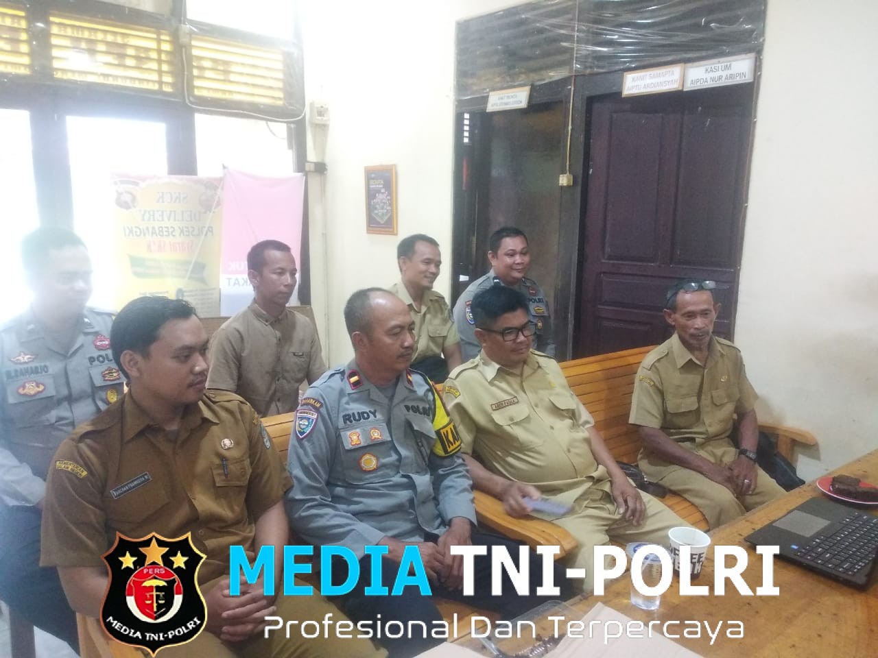 Sinergitas Polri dan Pemerintah Daerah, Kapolsek Sebangki Hadiri Zoom Meeting dengan Kapolres dan Bupati