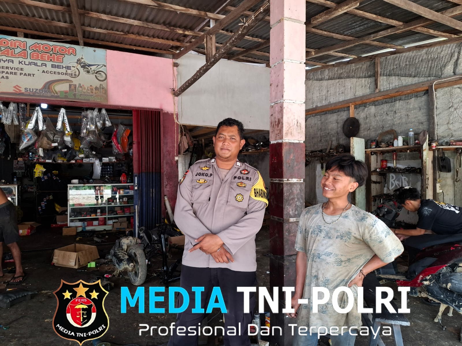 Patroli Dialogis Polsek Kuala Behe Jaga Kamtibmas Tetap Kondusif