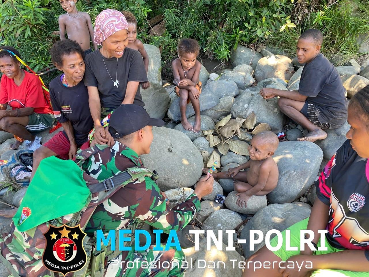 Sambut HUT RI ke-80, Pos Iwur Yonif 751/VJS Gelar Anjangsana Kesehatan untuk Warga Perbatasan