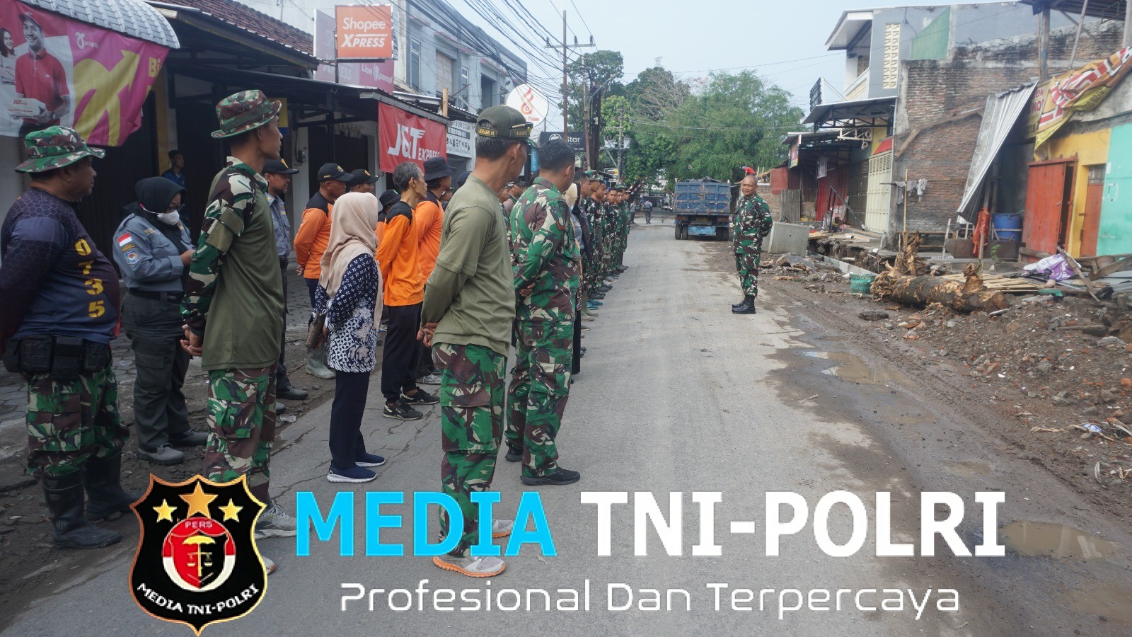 Satgas TMMD Reguler Ke- 125 Kodim 0735/Surakarta Gelar Apel Pagi Untuk Meningkatkan Disiplin Serta Pembagian Tugas