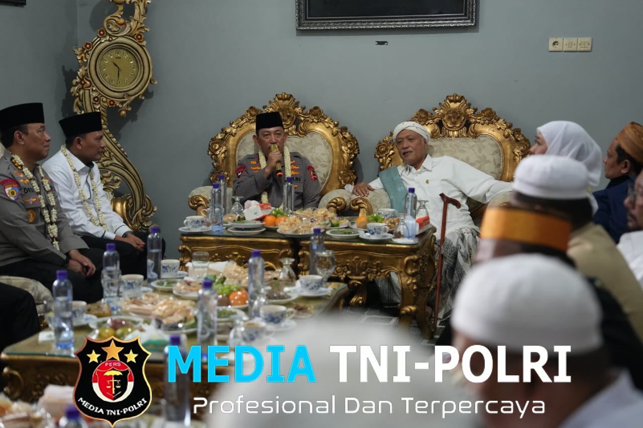 Silaturahmi ke Ponpes Al-Hamidy Banyuanyar, Kapolri Tanpa Dukungan Ulama Pekerjaan Kami Sangat Berat