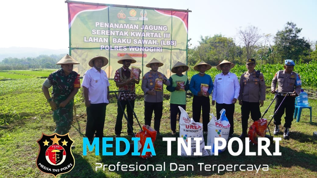 Dukung Swasembada Pangan, Polres Wonogiri Gelar Penanaman dan Pemupukan Jagung Serentak di Lahan Genangan Waduk Gajah Mungkur