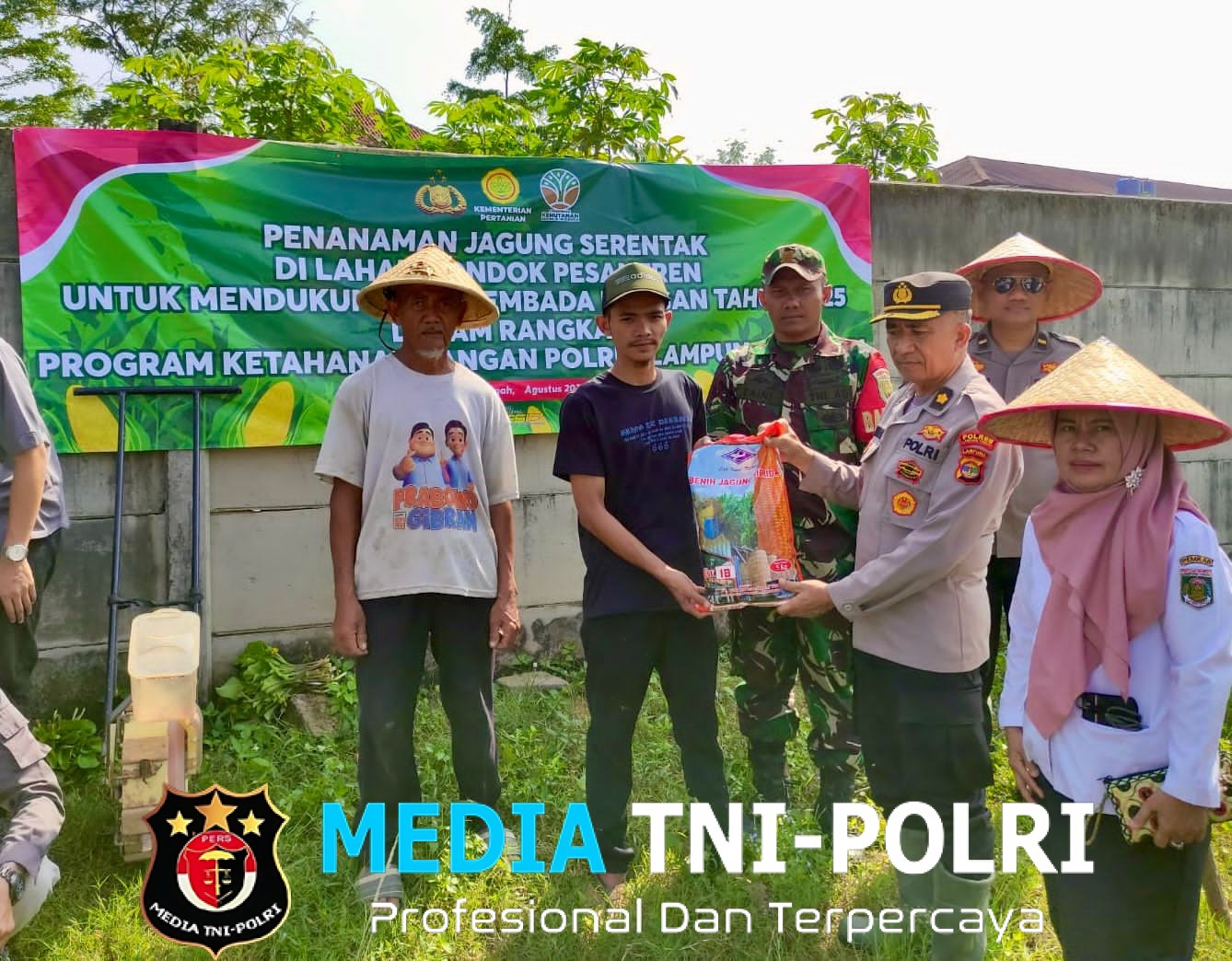 Dukung Swasembada Pangan Nasional, Polres Lampung Tengah Gelar Penanaman Jagung Serentak di Lahan Pondok Pesantren