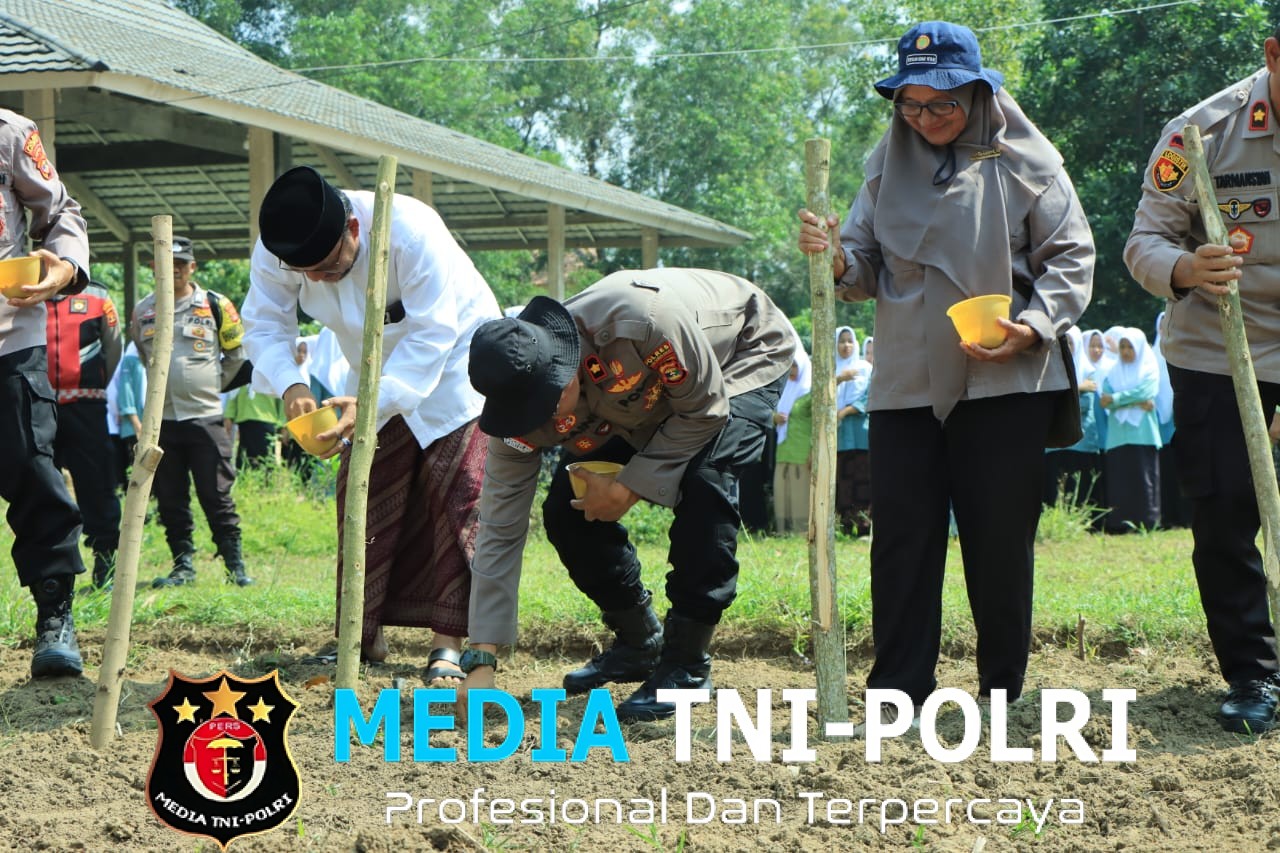 Polres Tulang Bawang Barat Gandeng Pondok Pesantren Darurrohman Dukung Swasembada Pangan Nasional