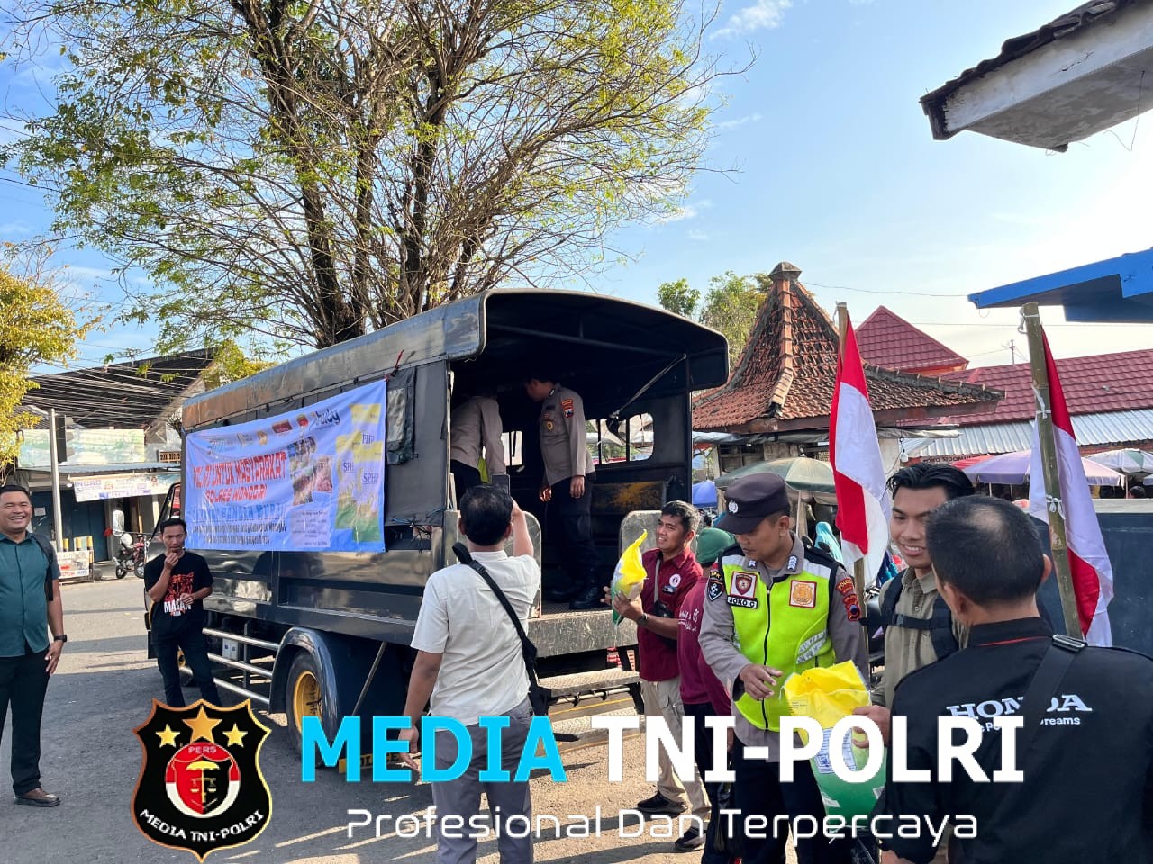 Stabilkan Harga Beras, Polres Wonogiri Gandeng BULOG Gelar Gerakan Pangan Murah di Pracimantoro