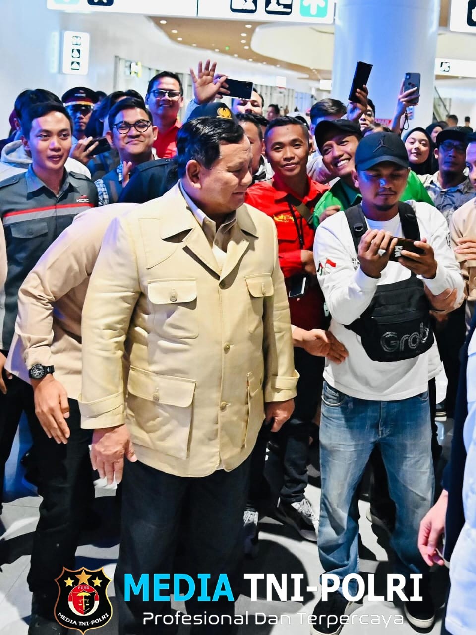45 Menit ke Bandung, Presiden Prabowo Pilih Kereta Cepat Whoosh Bersama Masyarakat