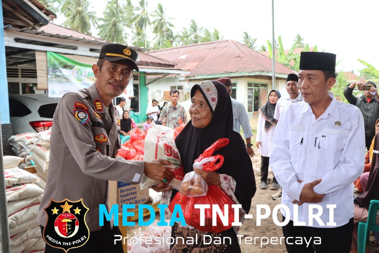 Kolaborasi Ponpes Al-Hidayah, Polres Tanggamus dan Komascipol Salurkan Bantuan Korban Banjir di Dua Kecamatan