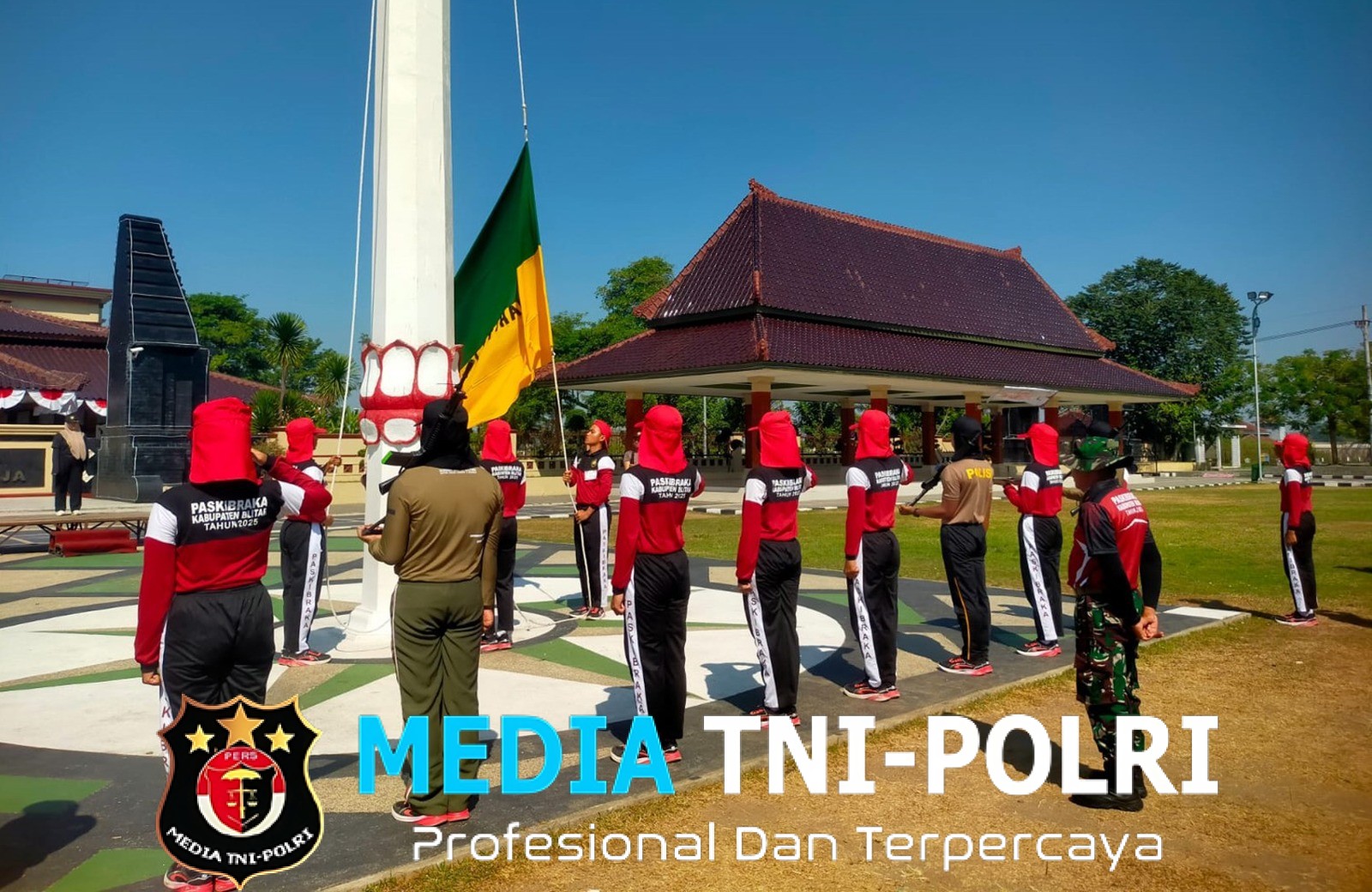 Jelang HUT RI Ke-80, TNI-Polri Matangkan Latihan Pasukan Pengibar Bendera Pusaka Kabupaten Blitar
