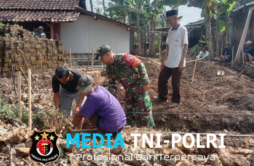 Sentuhan Kemanusiaan TNI Rumah Reyot Ibu Dasiyem di Desa Sumberpetung Kini Berdiri Kokoh Berkat Program Bedah RTLH Kodim 0818
