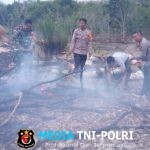 Sinergi TNI- Polri dan Masyarakat, Berjibaku Pemadaman Karhutla di Desa Panca Warna