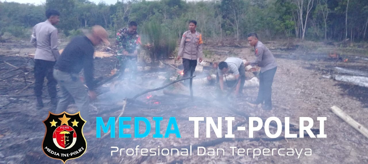 Sinergi TNI- Polri dan Masyarakat, Berjibaku Pemadaman Karhutla di Desa Panca Warna