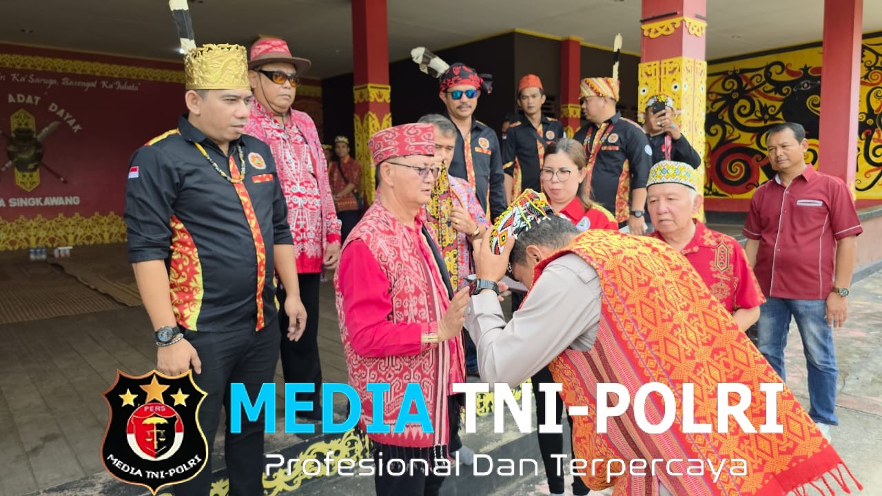 Kapolres Singkawang Jalin Silaturahmi dengan Dewan Adat Dayak, Perkuat Sinergi untuk Kota yang Aman dan Harmonis