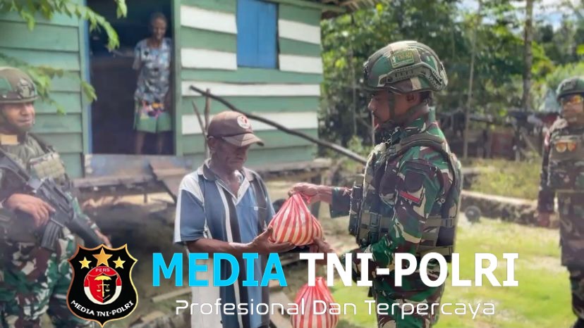 Satgas Pamtas Yonif 763/SBA Pos JOSHIRO Gelar Kegiatan Pembagian Sembako Kepada Masyarakat Kampung