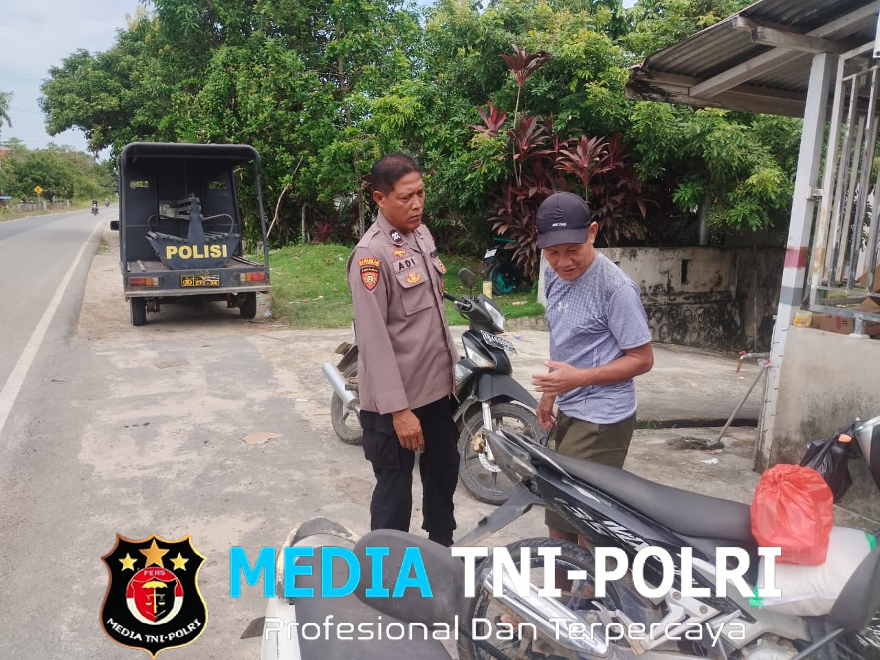 Polsek Mandor Intensifkan Patroli Dengan Menggunakan Kendaraan Dinas, Warga Apresiasi