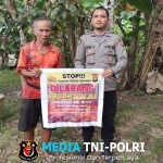 Personel Polsek Menjalin Sosialisasi Maklumat Kapolda Kalbar Di Kecamatan Menjalin