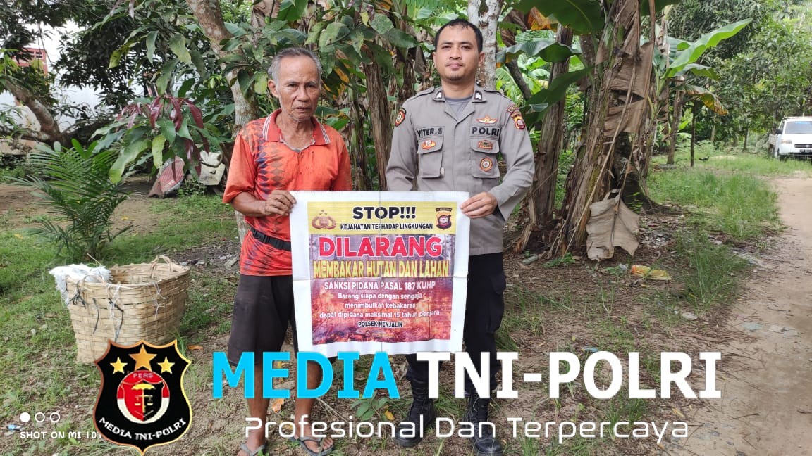 Personel Polsek Menjalin Sosialisasi Maklumat Kapolda Kalbar Di Kecamatan Menjalin