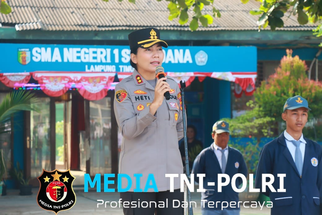 Jadi Pembina Upacara di SMA Negeri 1 Sukadana, Ini Pesan Kapolres Lampung Timur