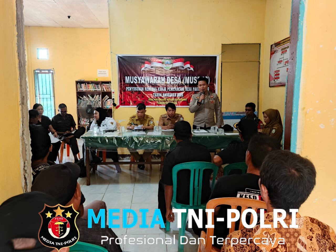 Musrenbang Desa Pakumbang , Bhabinkamtibmas Sampaikan Himbauan Kamtibmas