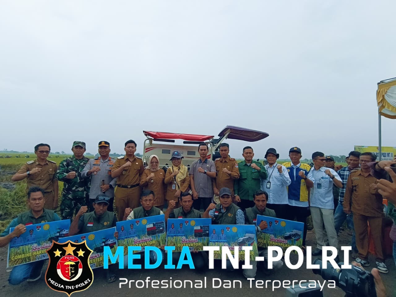 Kapolres Mesuji Hadiri Acara Panen Raya dan Memberikan Apresiasi kepada PEMKAB  di Desa Wonosari