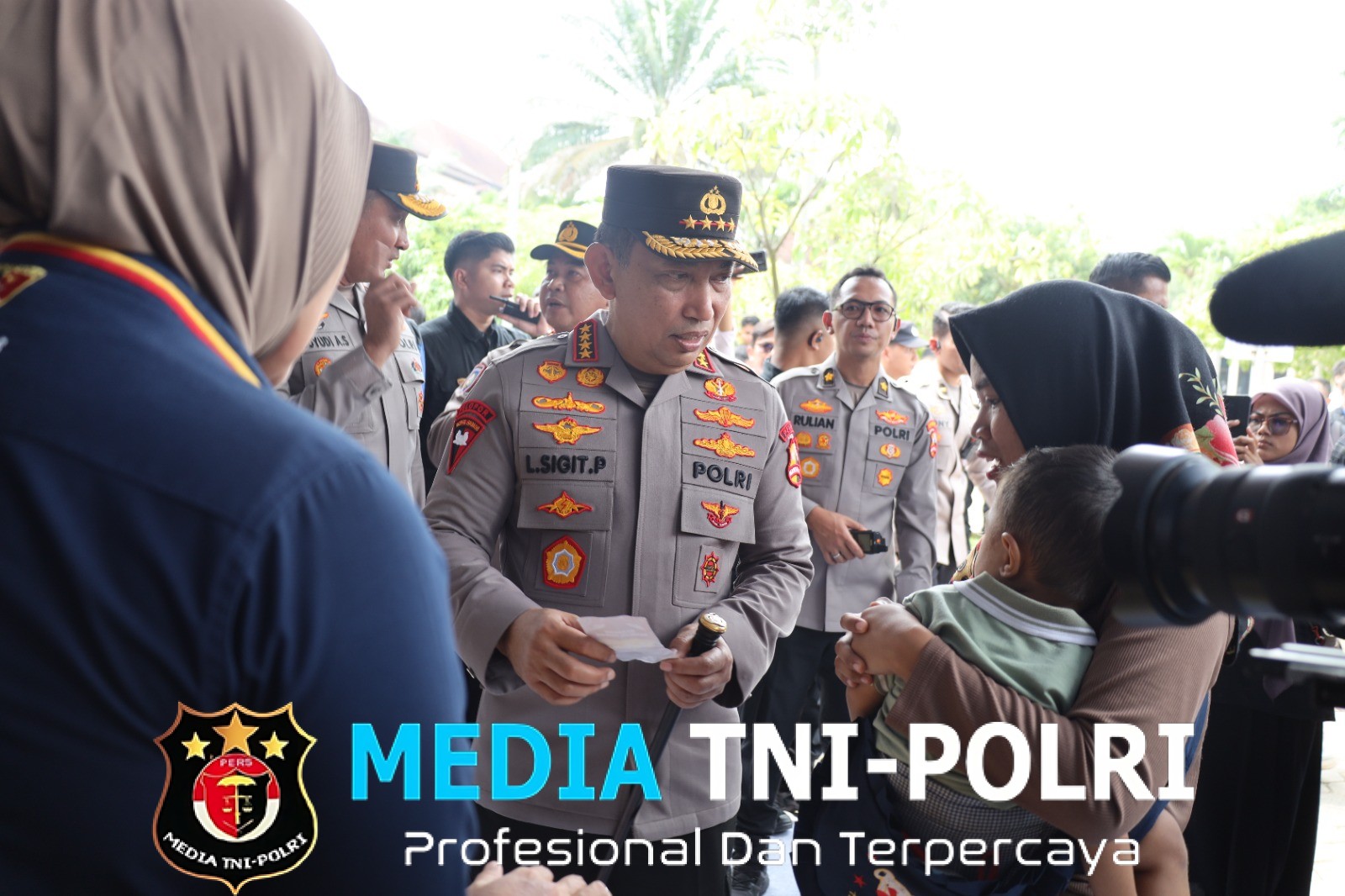 Kapolri Tinjau Distribusi SPHP, Sebanyak 2.225 Ton Telah Tersalurkan Kepada Masyarakat