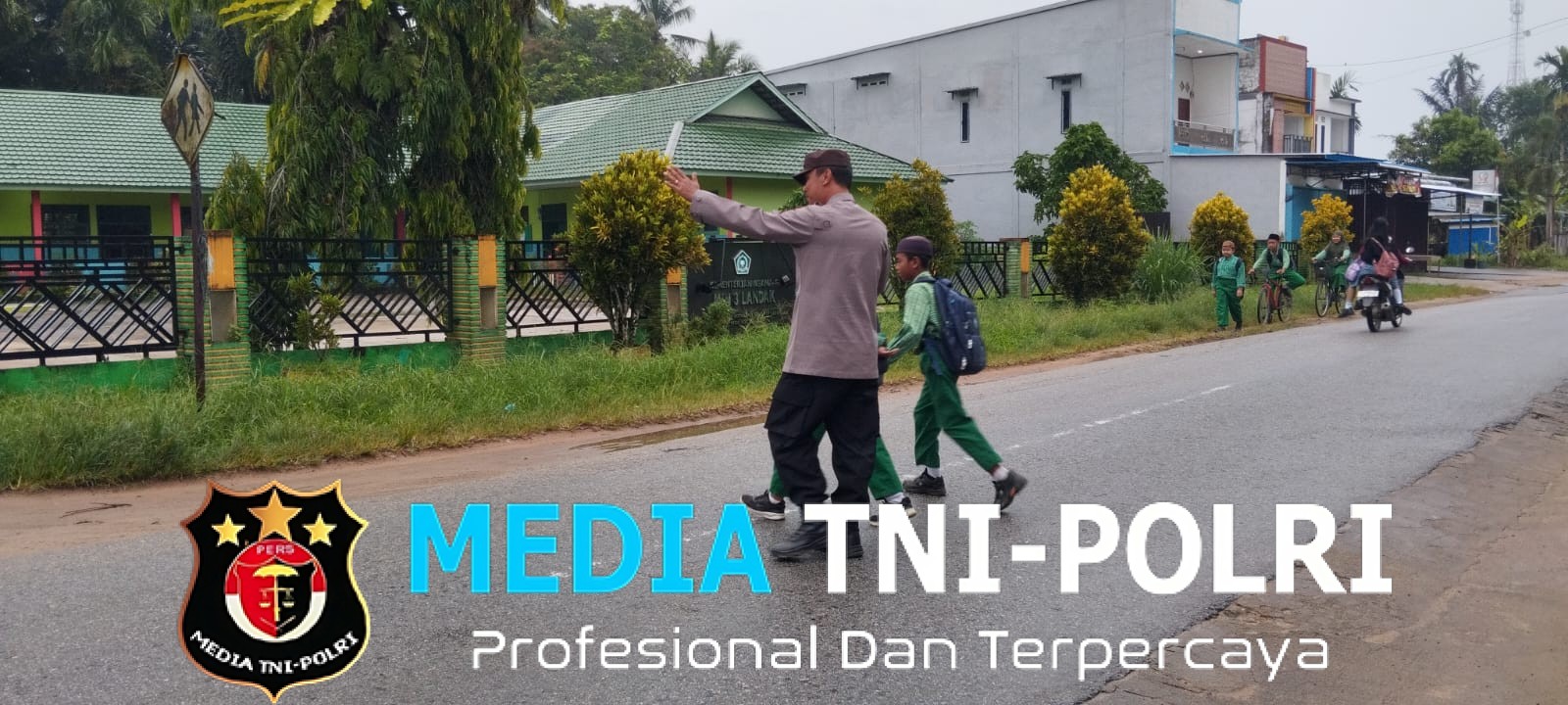 Ciptakan Kamseltibcar Polsek Mempawah Hulu Melaksanakan Kegiatan Strong Point