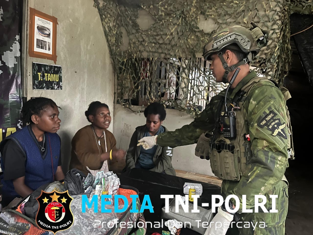 Satgas Yonif 700/WYC Layani Kesehatan Gratis untuk Siswa SMA Negeri 1 Ilaga