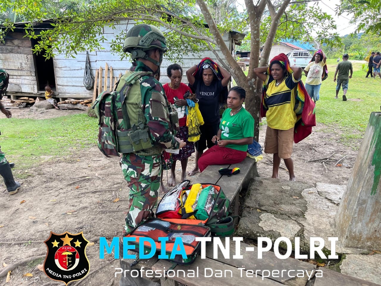 Mengabdi dengan Hati, Satgas Yonif 521/DY Wujudkan Semangat Kemerdekaan lewat Berbagi