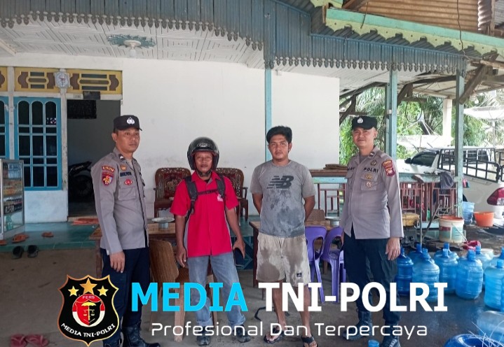Menghimbau Warga Untuk Selalu Waspada Saat Samapta Polsek Menyuke Laksanakan Patroli Siang