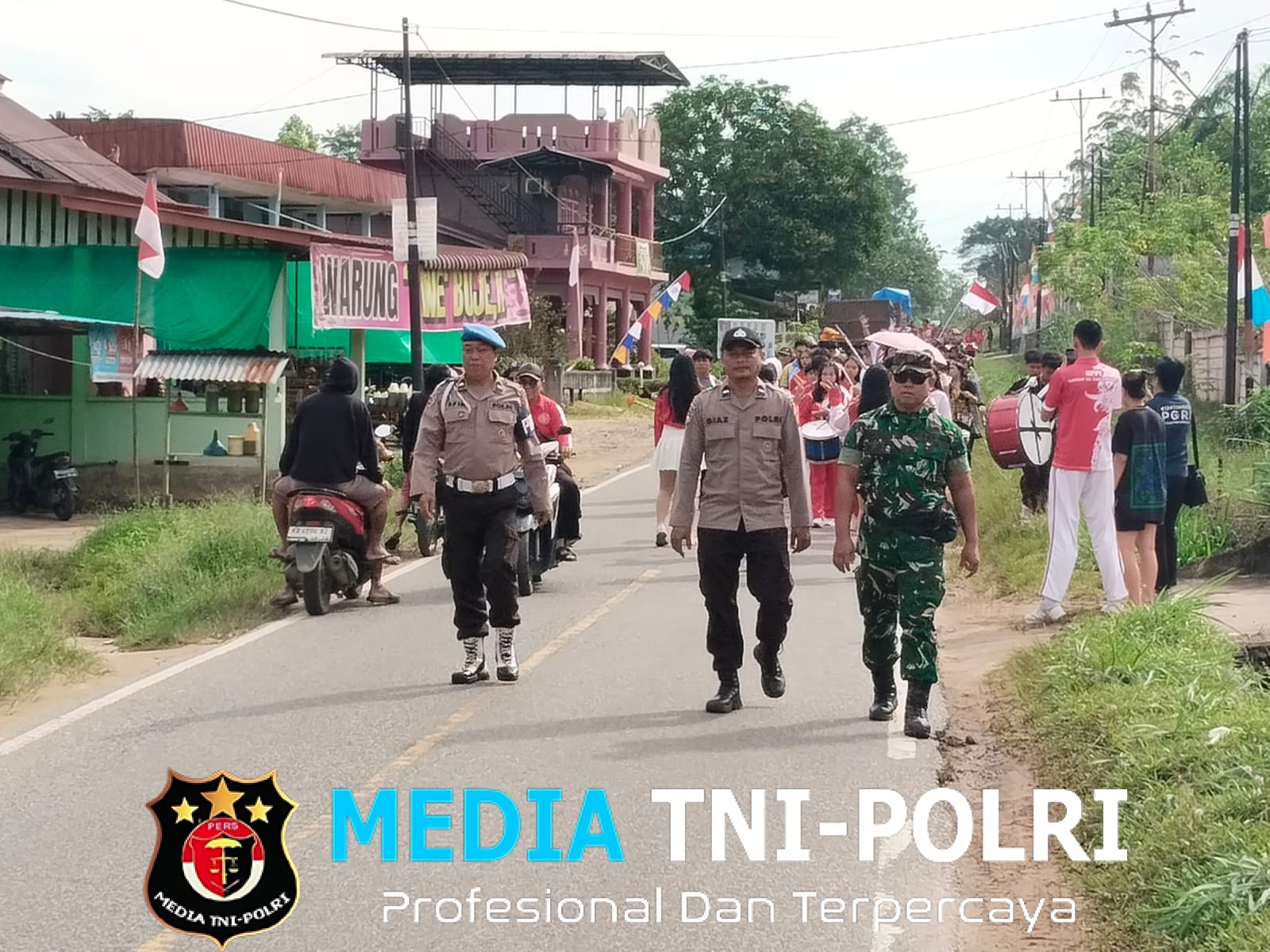 Polsek Menjalin Amankan Karnaval HUT ke-80 Kemerdekaan RI di Kecamatan Menjalin