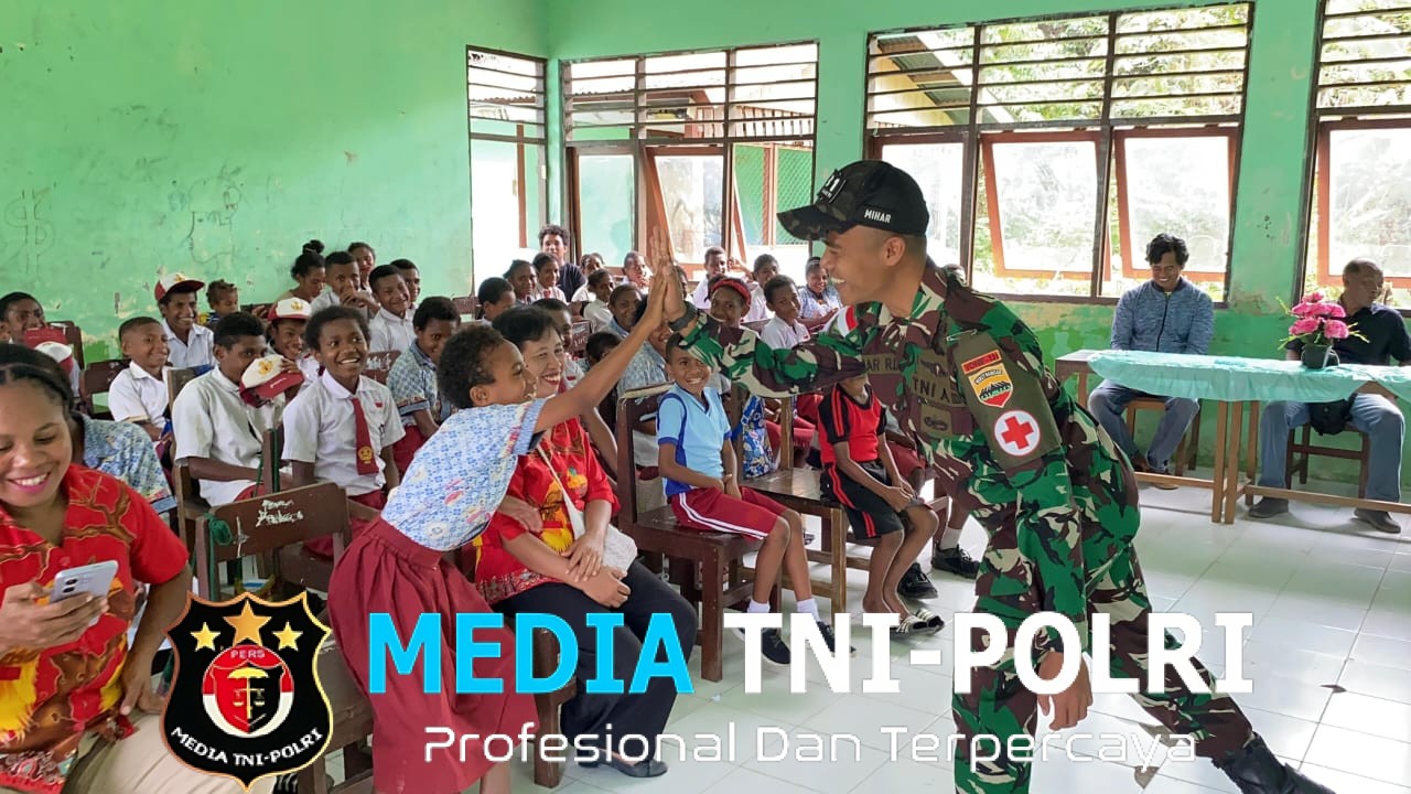 Satgas Yonif 131/Brajasakti Gelar Penyuluhan Kesehatan dan Berbagi Makanan Bergizi di SD Yanendega