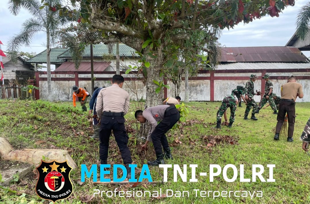 Polres Kotim Ikuti Karya Bhakti Pembersihan TMP Serentak dalam Rangka HUT RI ke-80