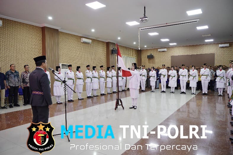 Bupati Pringsewu Riyanto Pamungkas Kukuhkan Anggota Paskibraka Tahun 2025