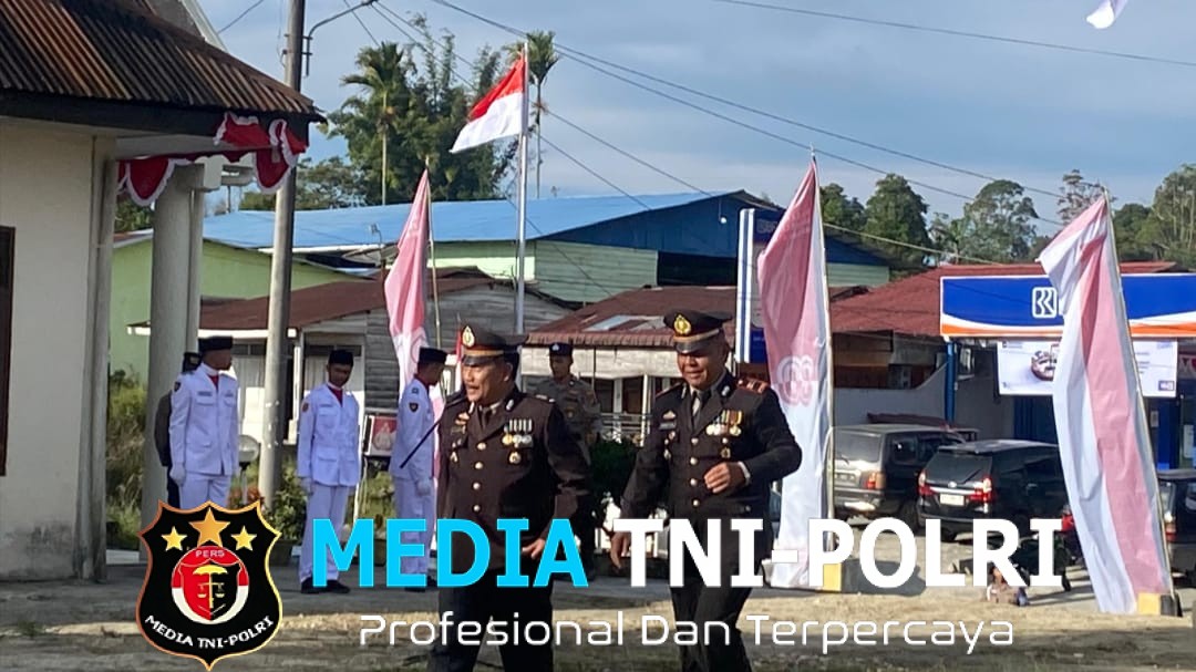 Khidmat Kabagren Polres Dairi AKP Agus Santoso Sebagai Irup Pada Upacara HUTRI ke 80 di Mapolsek Parbuluan