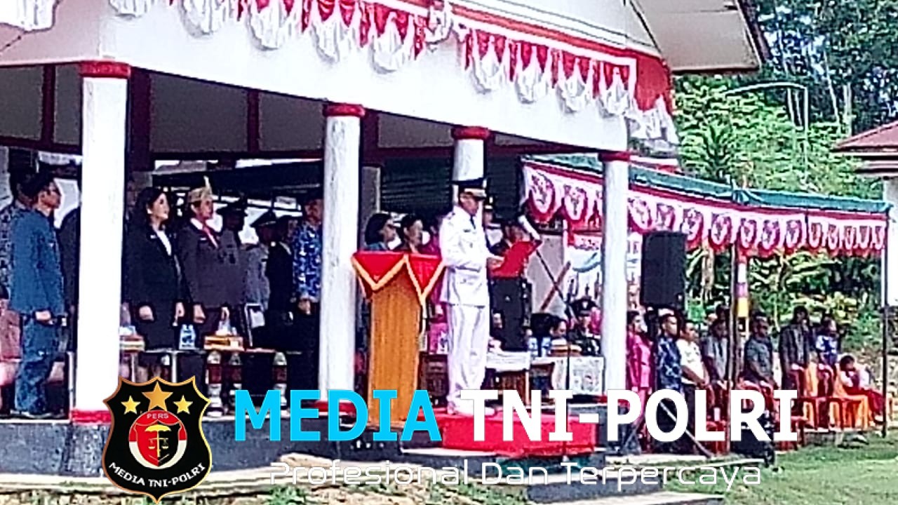 Kapolsek Sengah Temila Hadiri Upacara HUT RI ke-80 di Halaman Kantor Camat