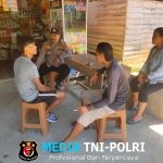 Sambang Warga, Personel Polsek Air Besar Ajak Bersama Jaga Lingkungan