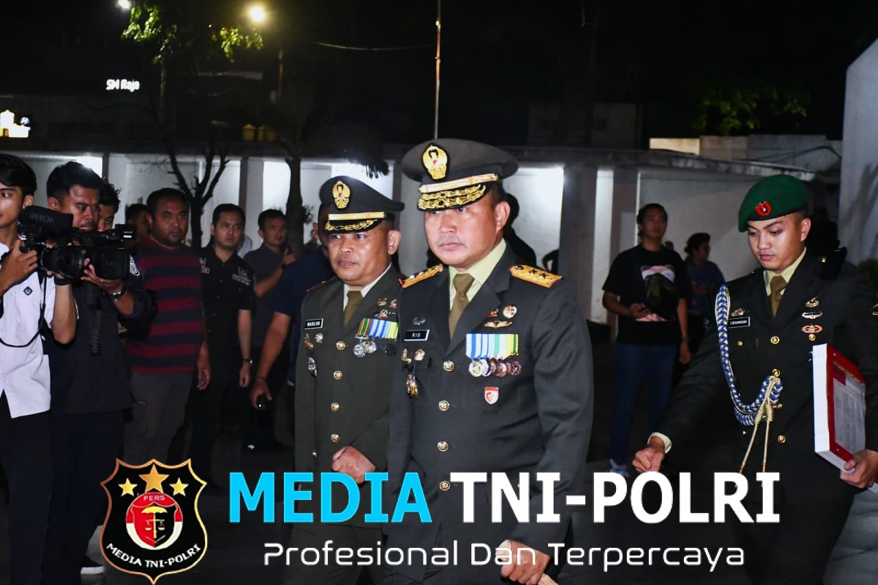 Pangdam I/BB Pimpin Apel Kehormatan dan Renungan Suci di TMP Kota Medan