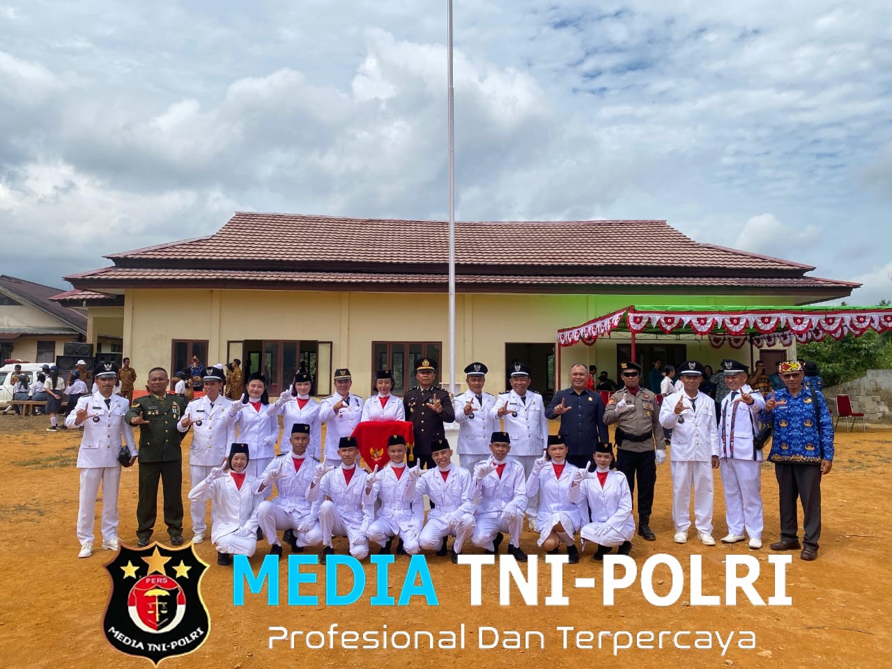 Polsek Meranti Bersama Forkopincam Laksanakan Kegiatan Upacara Bendera Dalam Rangka HUT RI Ke-80 Tahun 2025 di Kecamatan Meranti