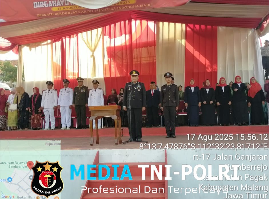 Upacara Penurunan Bendera HUT ke-80 RI di Desa Sumberejo Pagak Malang Berlangsung Lancar