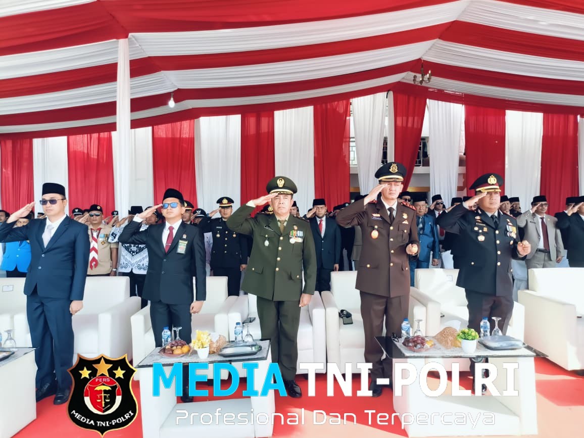 Kapolres Mesuji Hadiri Upacara HUT RI ke-80 di Lapangan Apel Kantor Bupati