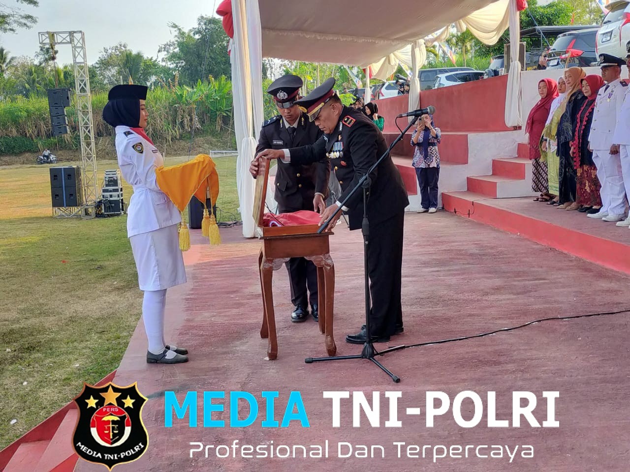 Talitah Aurelia Angkasa, Siswi SMAN 1 Pagak Pembawa Baki Sang Saka Merah Putih pada Upacara Penurunan Bendera di Lapangan Rajawali Sumberejo