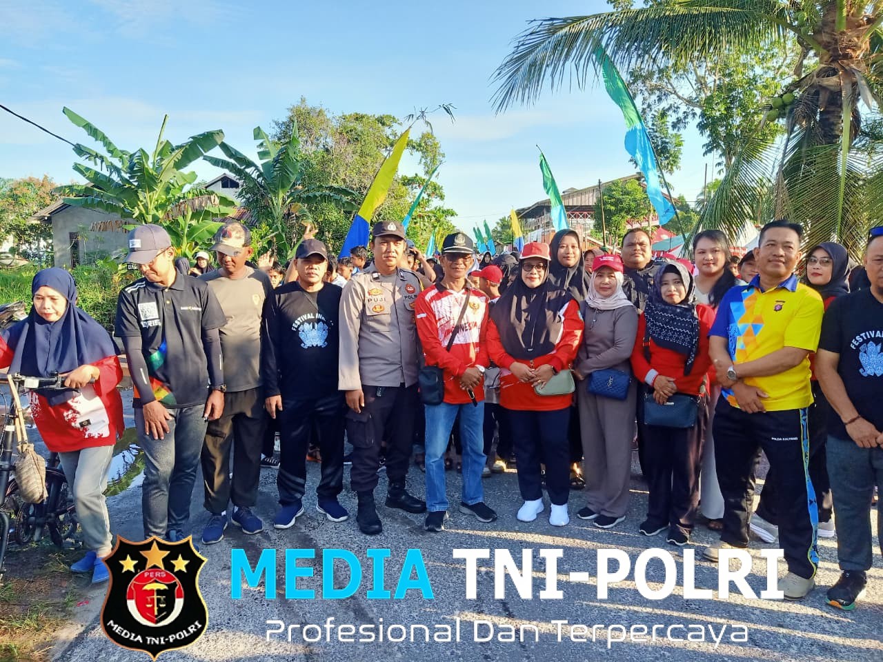 Batih Komsos Koramil 1015-01/MHS Ikuti Jalan Santai Meriahkan HUT RI ke-80