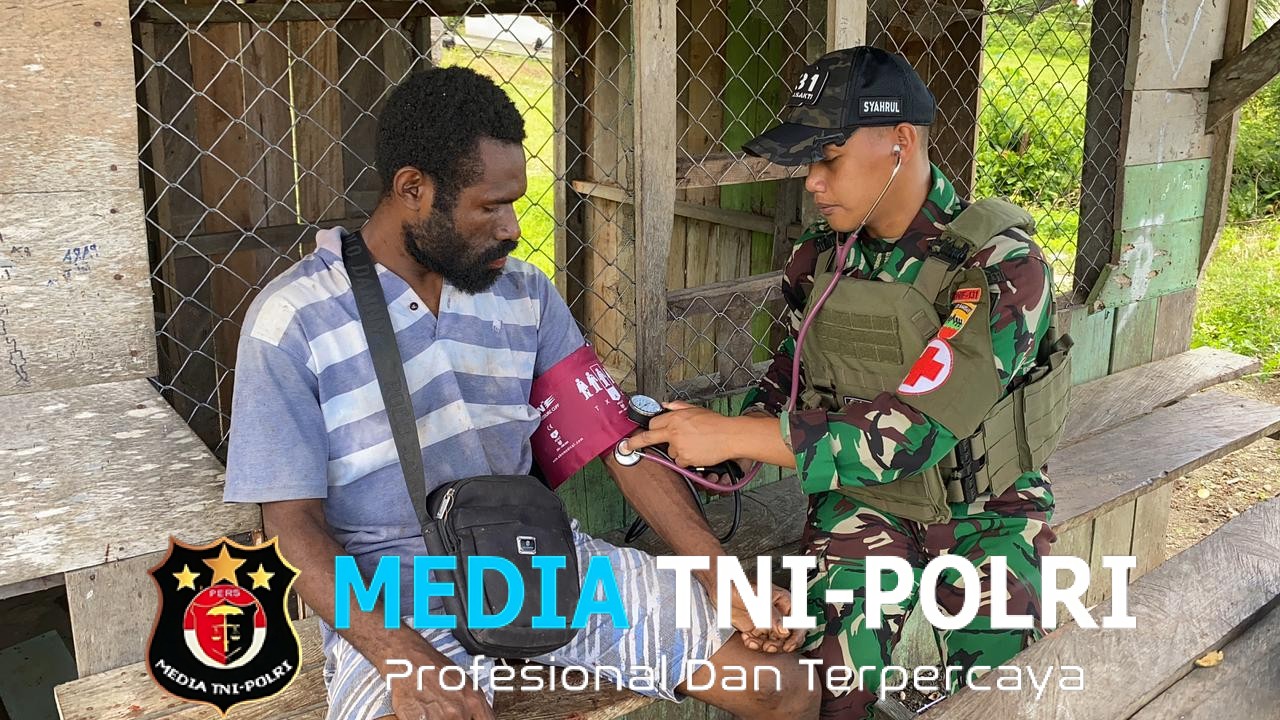 Satgas Yonif 131/Brajasakti Berikan Layanan Kesehatan Kepada Masyarakat Kalibom Perbatasan Papua