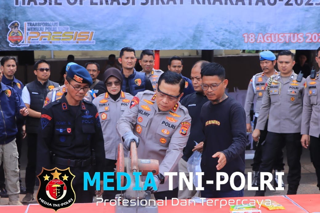 Polda Lampung Musnahkan 50 Senpi Rakitan Hasil Operasi Sikat Krakatau 2025