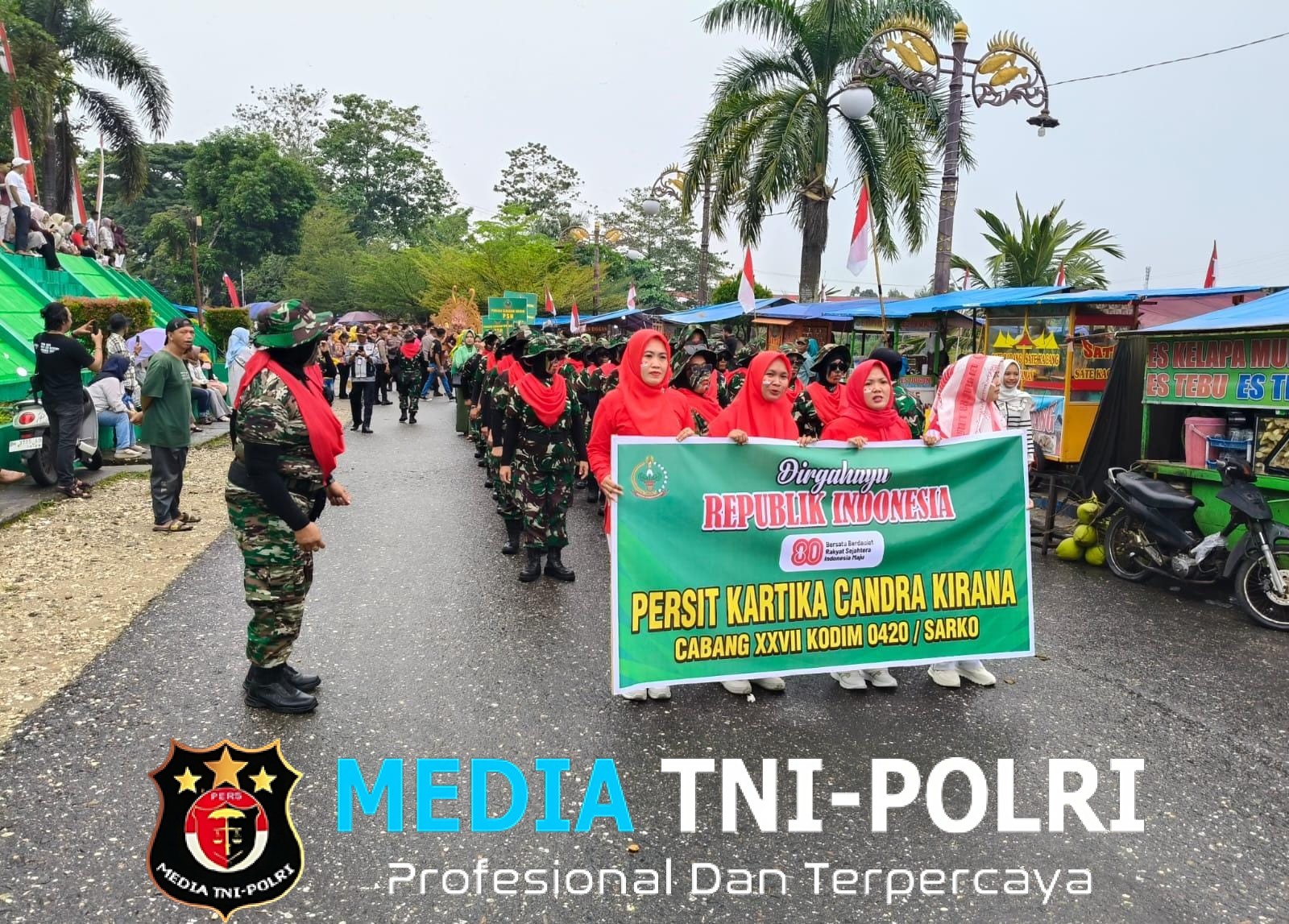 TNI, Persit Kartika Candra Kirana Cabang XXVII Kodim 0420/Sarko dan Masyarakat Bersatu di Pawai Kemerdekaan