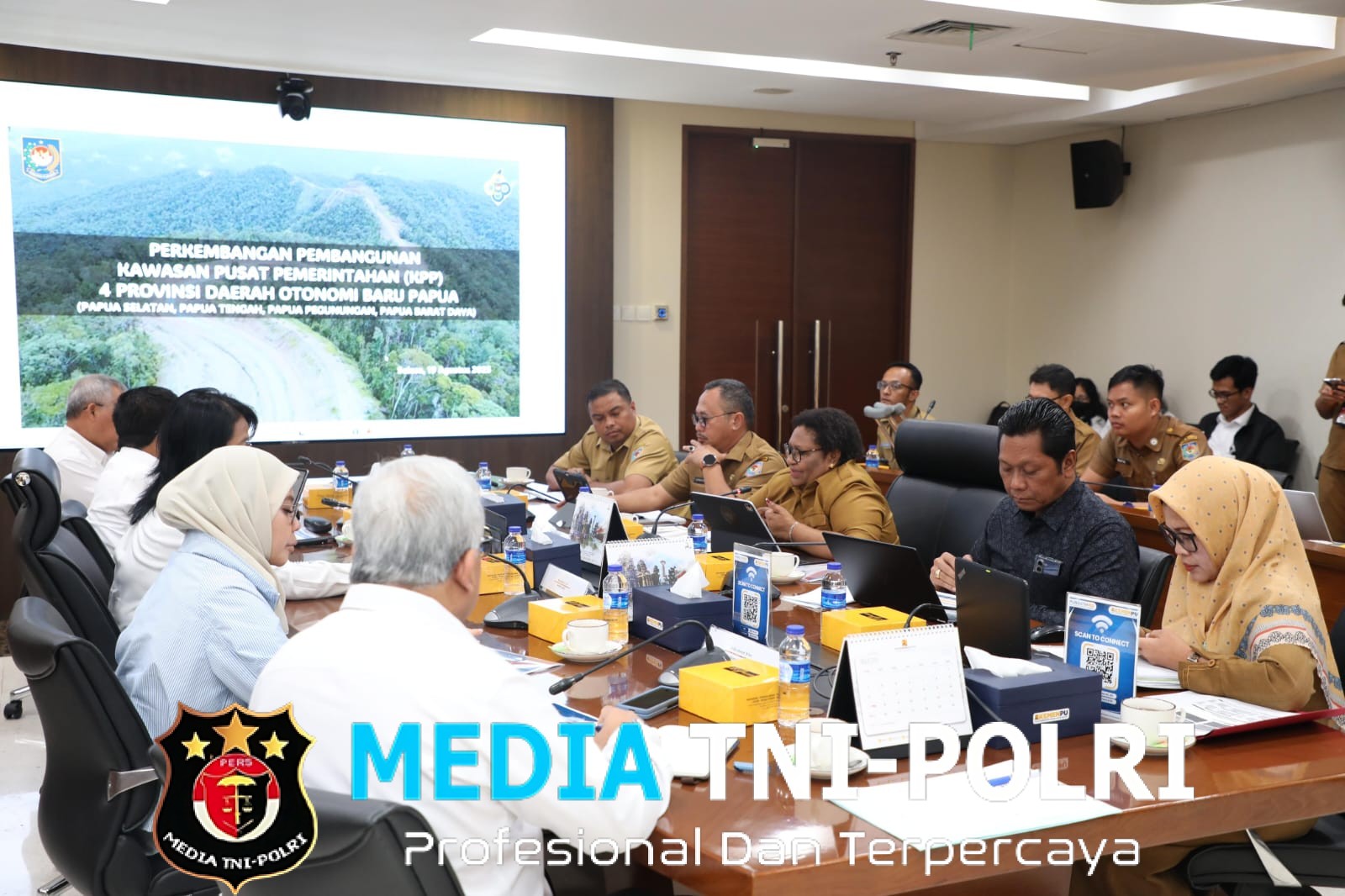 Wamendagri Ribka Haluk Paparkan Perkembangan Pembangunan DOB Papua