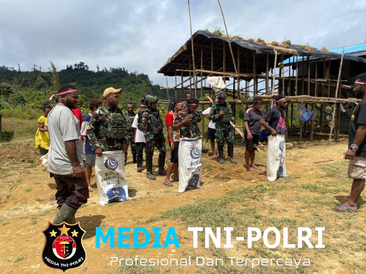 HUT RI ke-80 di Pos Denom Berlangsung Semarak Bersama Warga Denom Atukbin