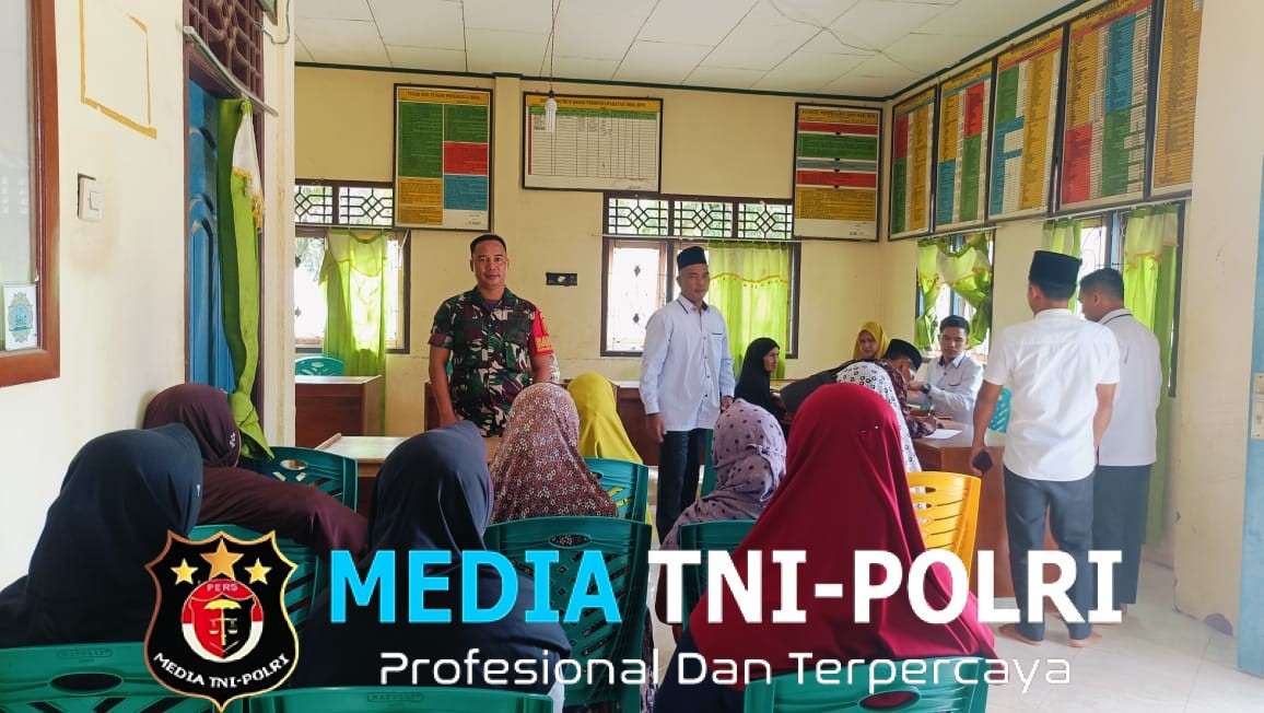 Pererat Kemanunggalan TNI-Rakyat, Babinsa Koramil 420-09/Bangko Gelar Komsos di Desa