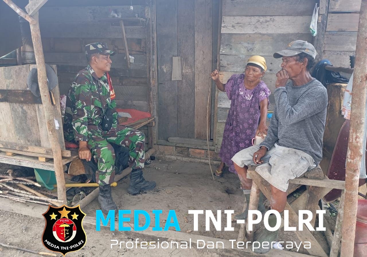 Babinsa Sarolangun Gencar Sosialisasikan Larangan Bakar Lahan, Sambangi Warga dari Rumah ke Rumah